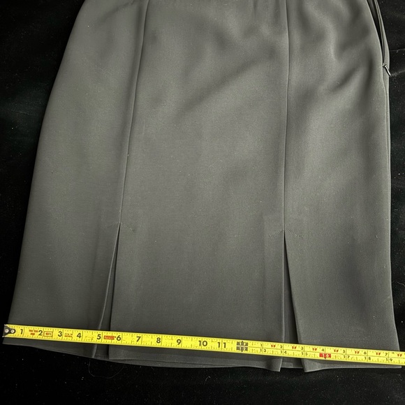 Ann Taylor -Women’s Black Business Skirt -Knee-Length/Double Pleats -Tag Size 4 - Picture 8 of 16